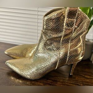 Guess Gold heels ankle boots brand new size woman’s 5.5 snakeskin